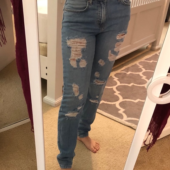 Forever 21 Distressed Boyfriend Jeans - Picture 3 of 6